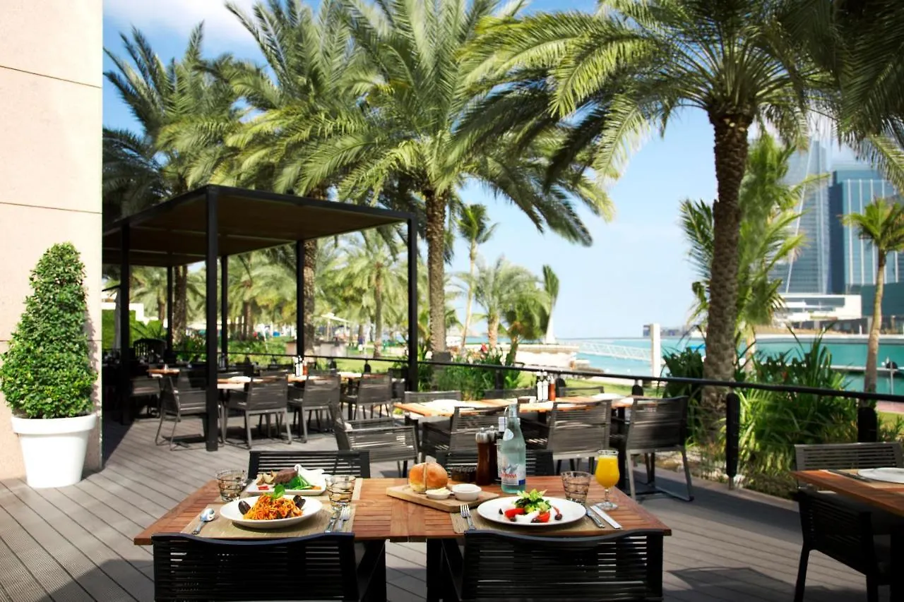 Lägenhetshotell Beach Rotana - All Suites Abu Dhabi